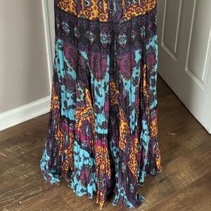 Woman's"  Broomstick"Maxi Crinkle skirt, Lined.  size 14